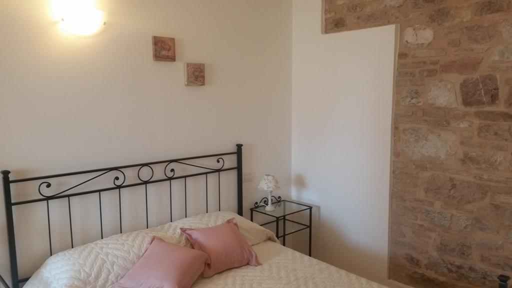 B&B Le Rose Spello Room photo